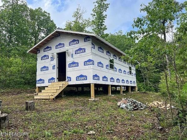 1442 Overlook Tr, Spring City, TN 37381