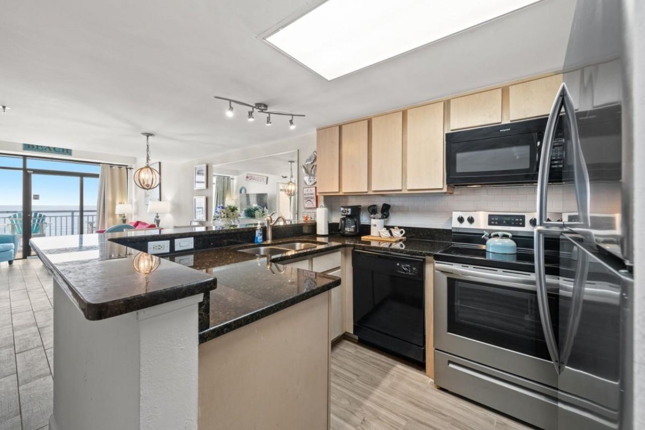 4800 S Ocean Dr.  Photo 6