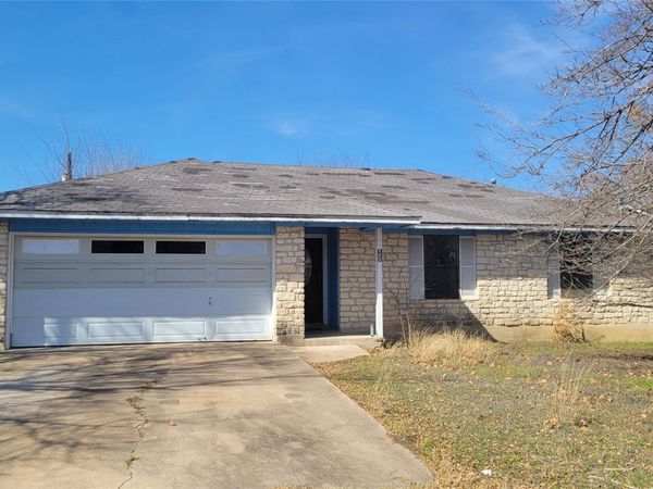 404 Meadowcreek CIR, Round Rock, TX 78664