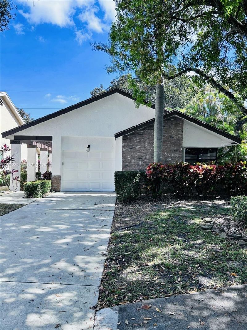 2560 Calamondin Cir , Coconut Creek, FL 33063 Photo