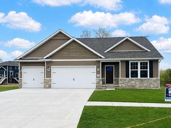 688 Round Rock Drive, Howell, MI 48843