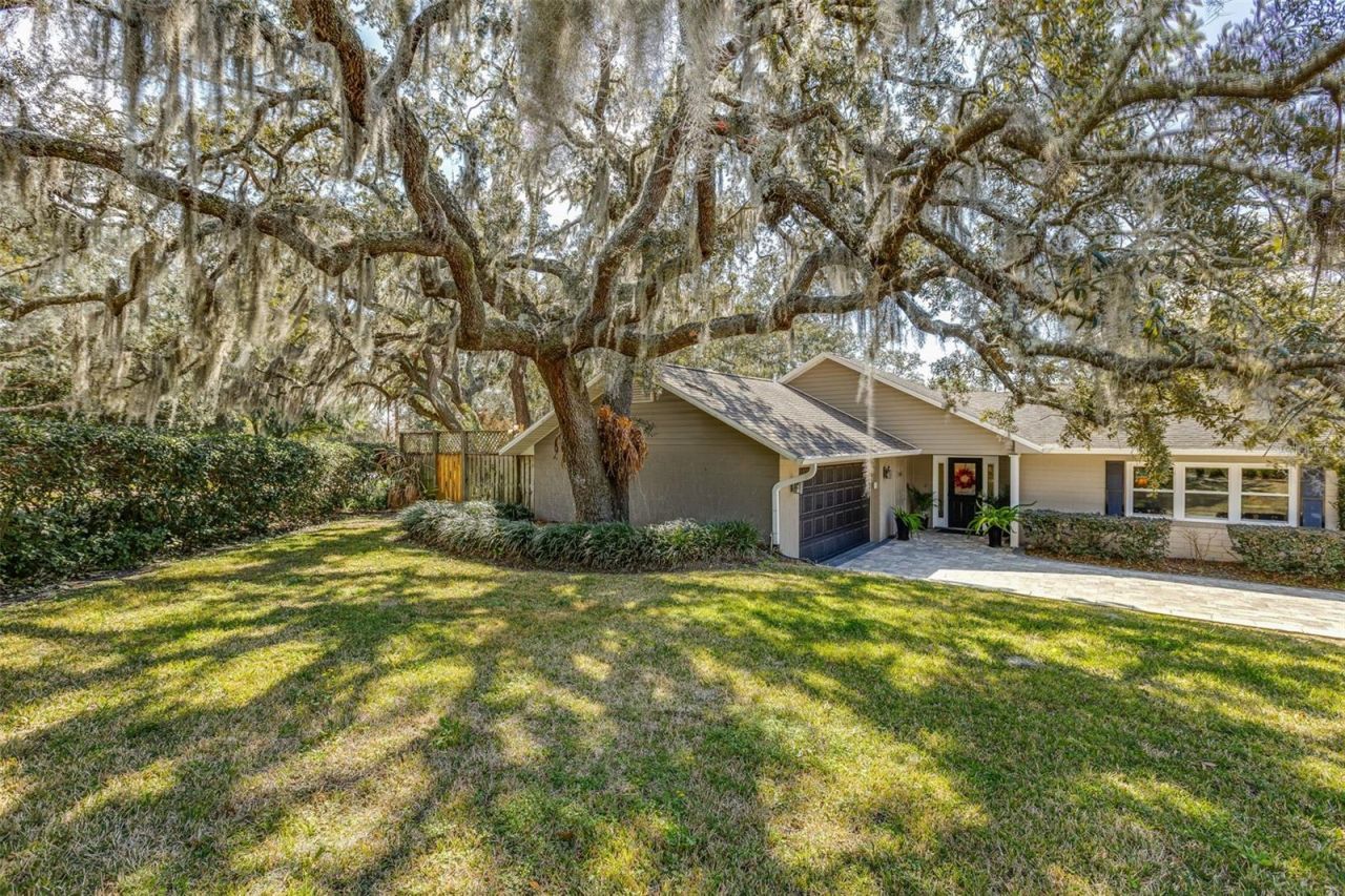 1500 E Crooked Lake Drive, Eustis, FL 32726 Photo