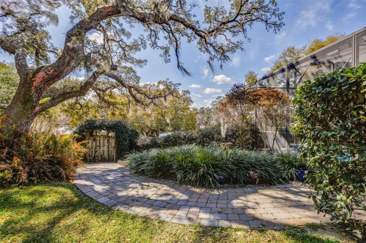 1500 E Crooked Lake Drive, Eustis, FL 32726 Photo