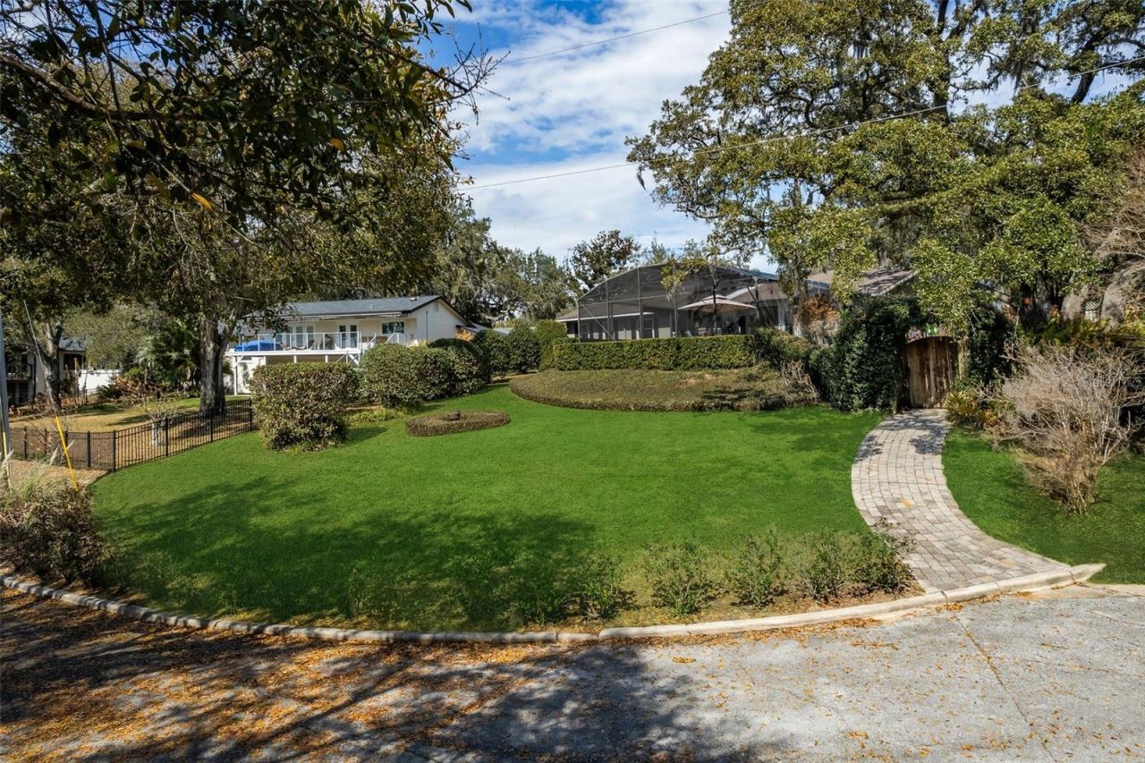 1500 E Crooked Lake Drive, Eustis, FL 32726 Photo