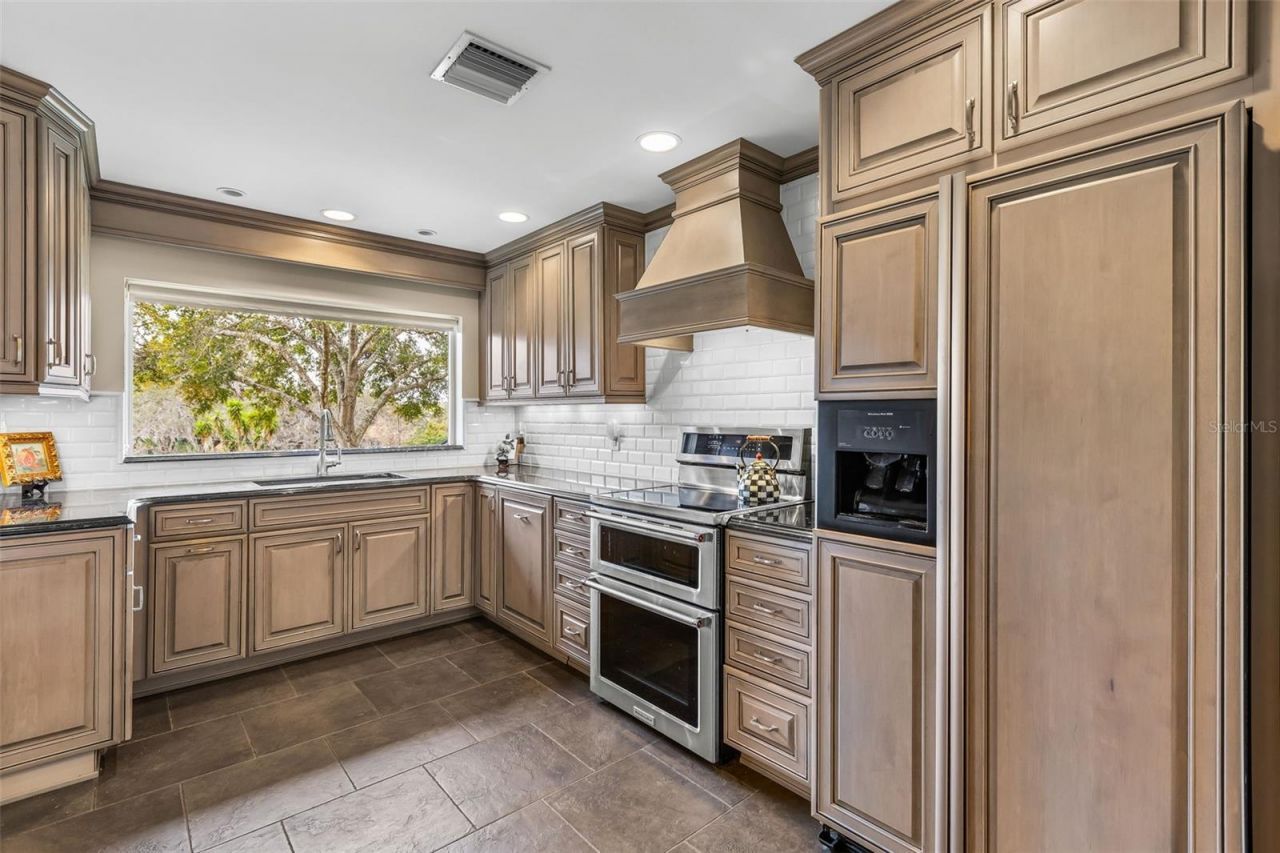 1500 E Crooked Lake Drive, Eustis, FL 32726 Photo