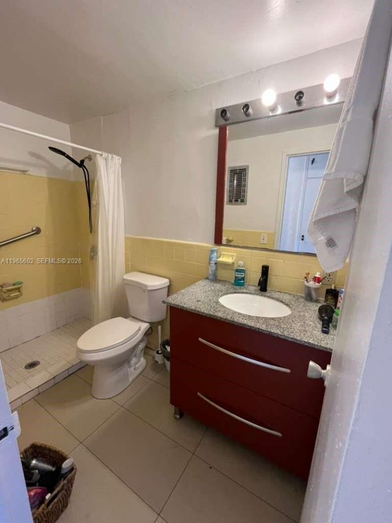 600 Layne Blvd , Unit 110, Hallandale Beach, FL 33009 Photo