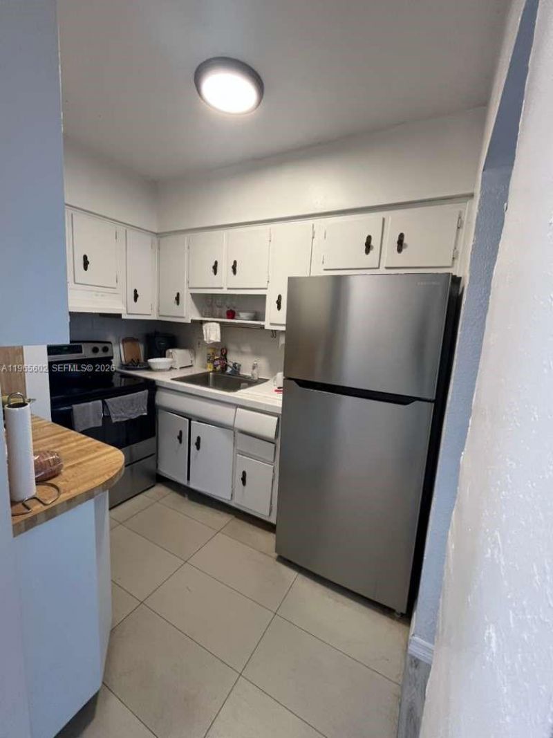 600 Layne Blvd , Unit 110, Hallandale Beach, FL 33009 Photo