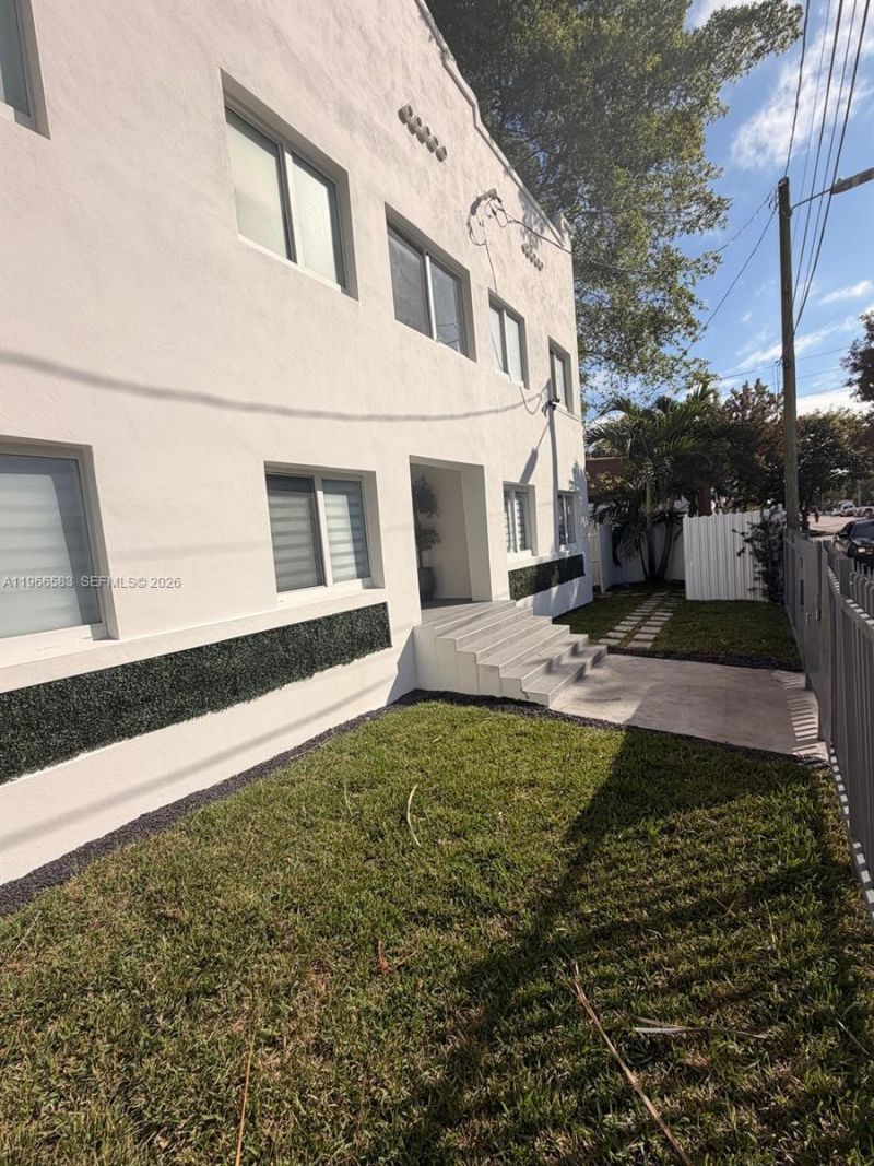 337 SW 10th Ave, Miami, FL 33130 Photo
