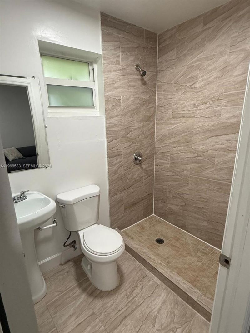 337 SW 10th Ave, Miami, FL 33130 Photo