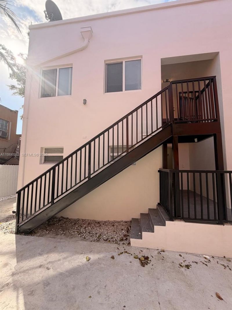 337 SW 10th Ave, Miami, FL 33130 Photo