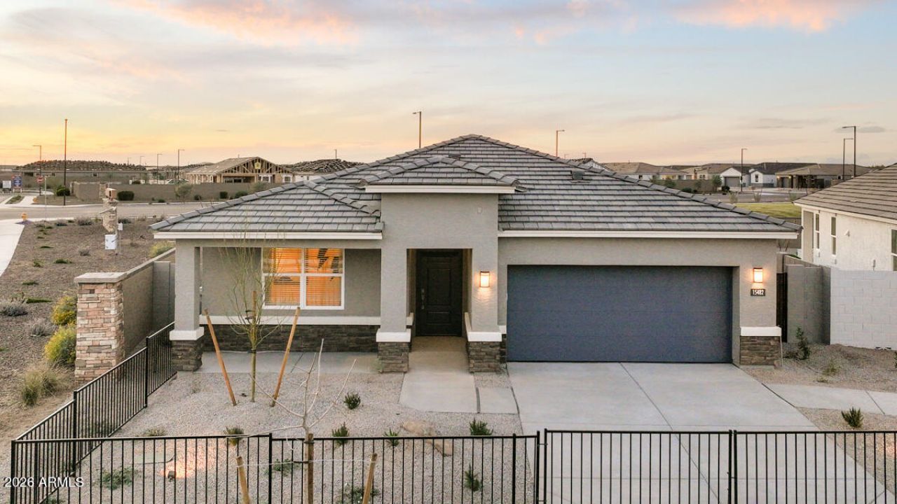 15482 W Desert Hollow Drive, Surprise, AZ 85387 Main Photo