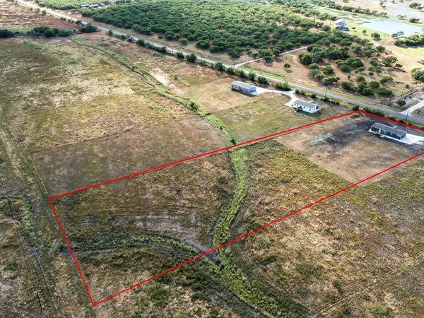 2553 FM 1332, Jourdanton, TX 78026