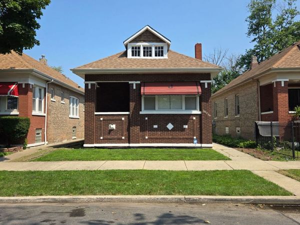 10215 S Emerald Avenue, Chicago, IL 60628