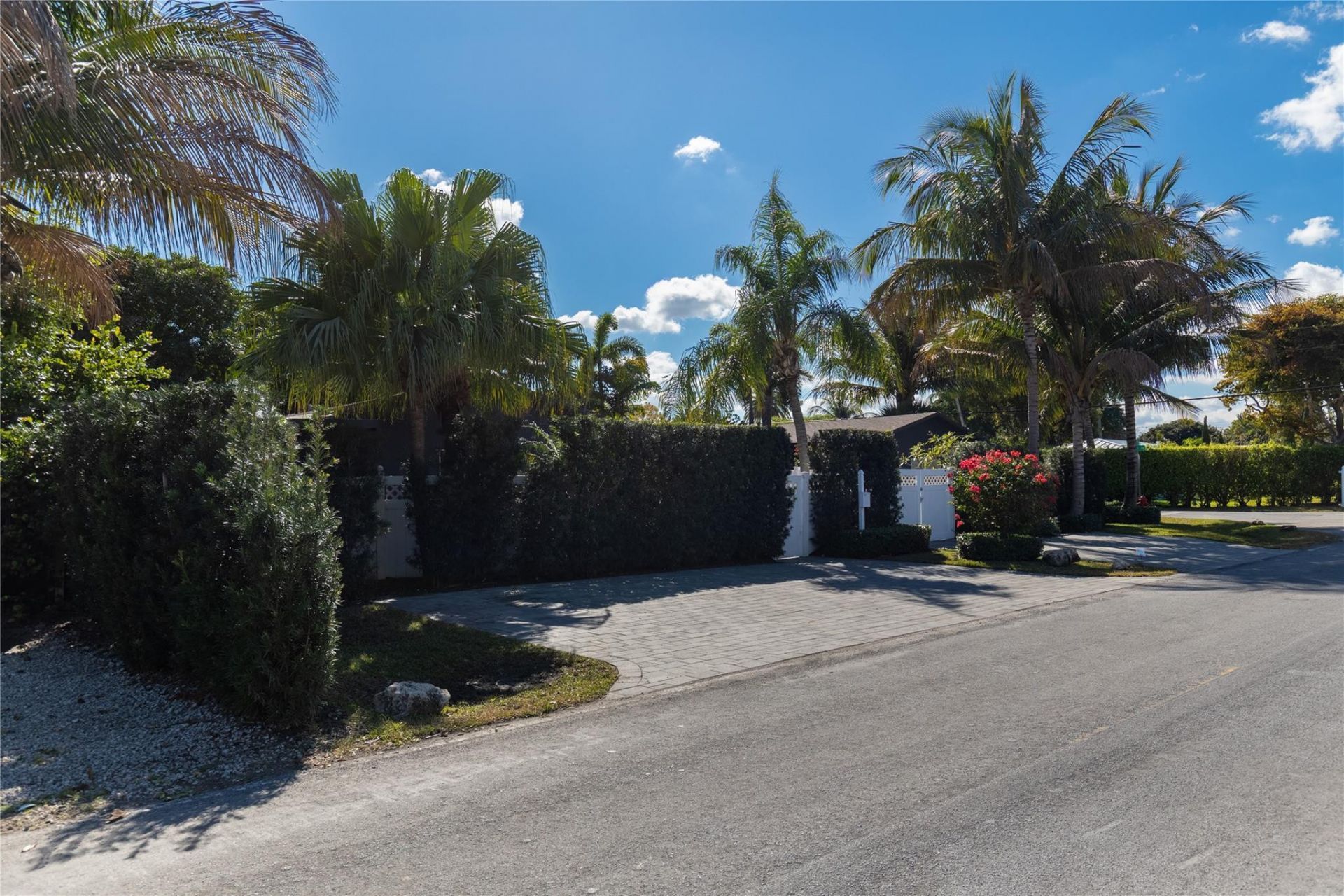 2000 NE 18th Street, Fort Lauderdale, FL 33305 Photo