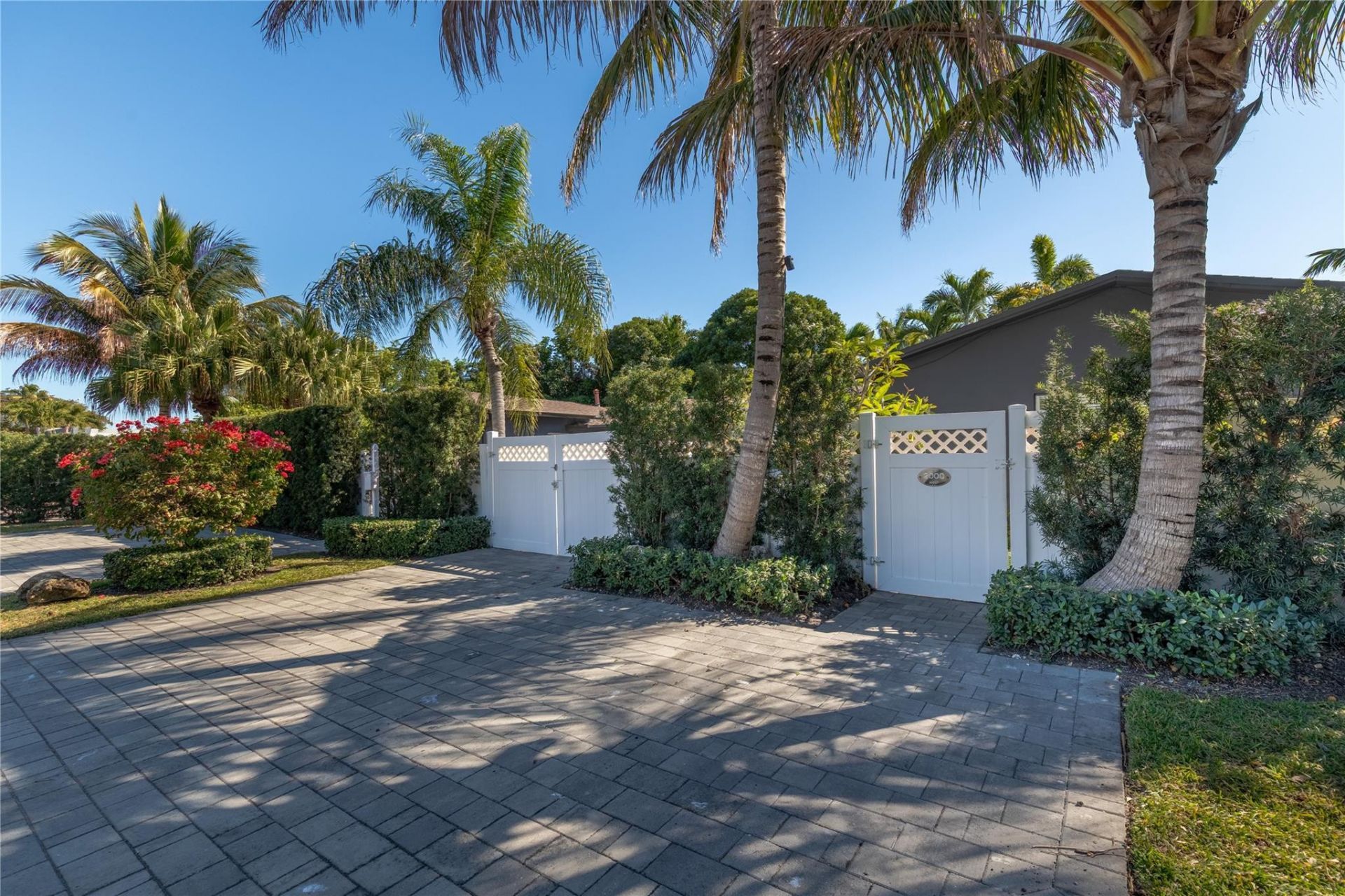 2000 NE 18th Street, Fort Lauderdale, FL 33305 Photo