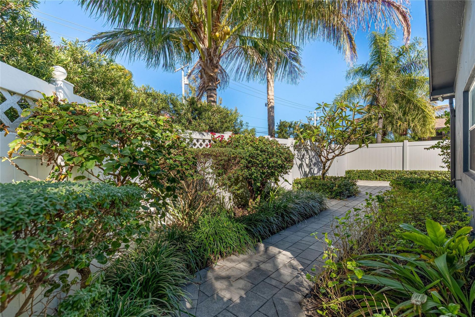 2000 NE 18th Street, Fort Lauderdale, FL 33305 Photo