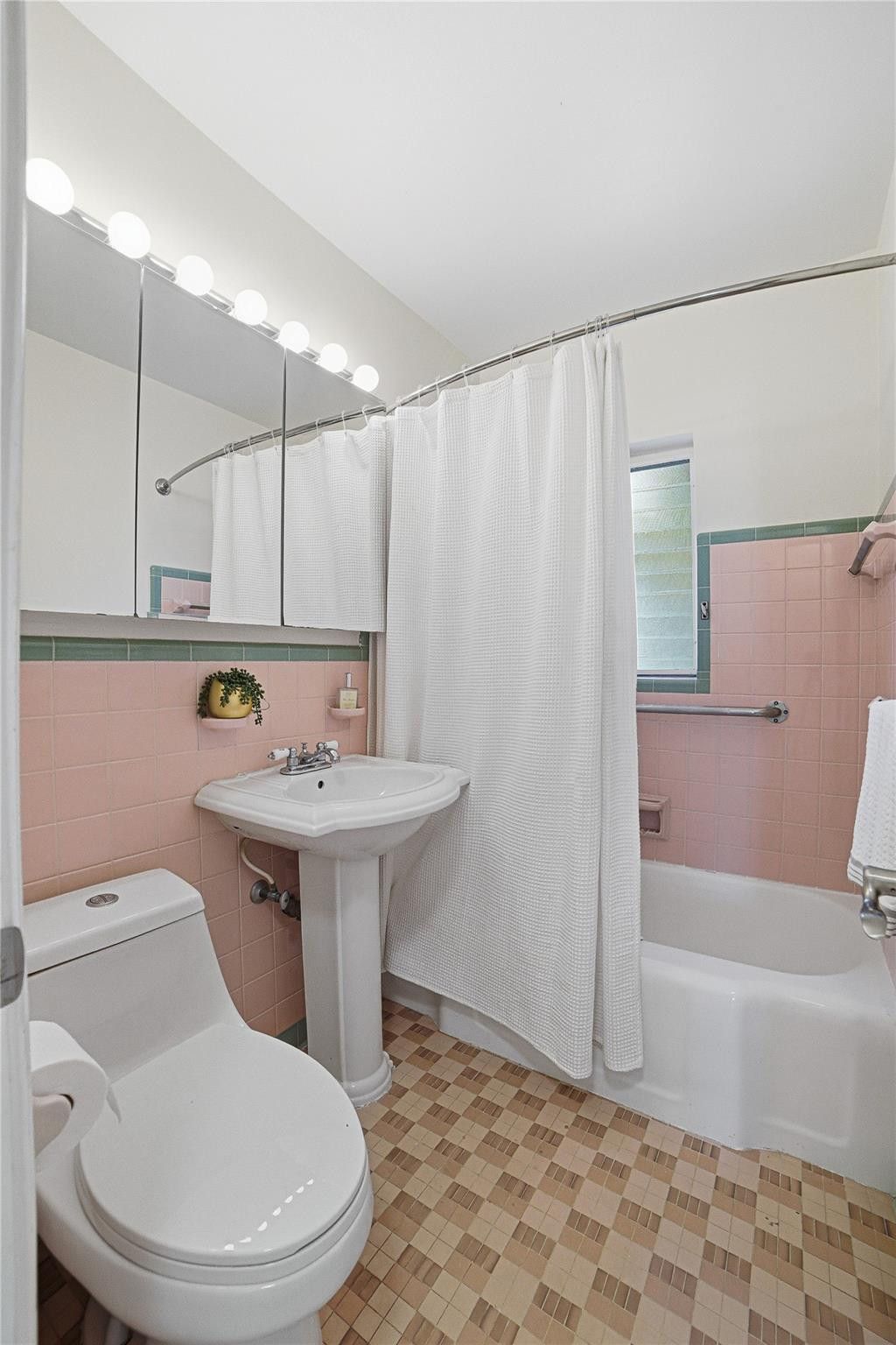 2000 NE 18th Street, Fort Lauderdale, FL 33305 Photo