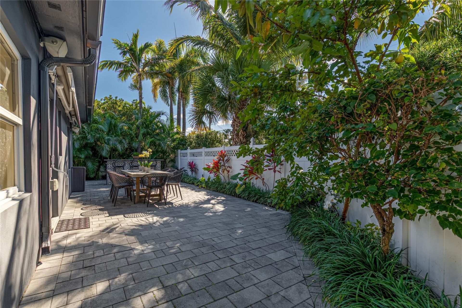 2000 NE 18th Street, Fort Lauderdale, FL 33305 Photo