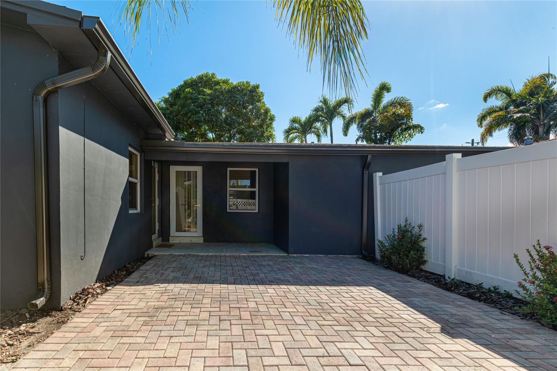 2000 NE 18th Street, Fort Lauderdale, FL 33305 Photo