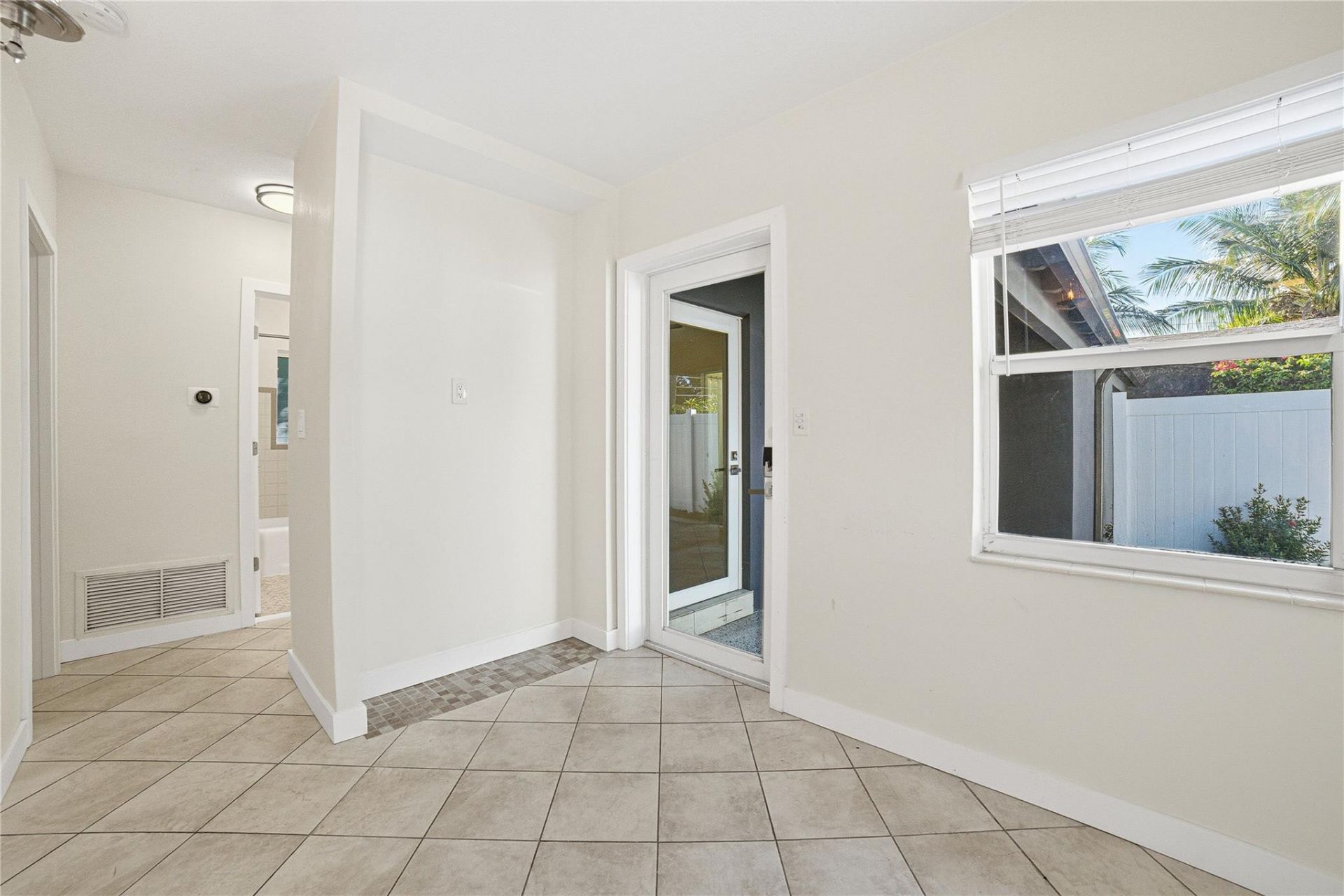 2000 NE 18th Street, Fort Lauderdale, FL 33305 Photo