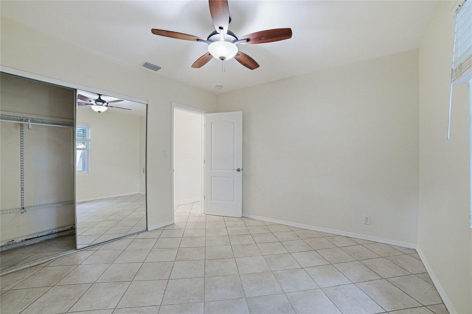 2000 NE 18th Street, Fort Lauderdale, FL 33305 Photo