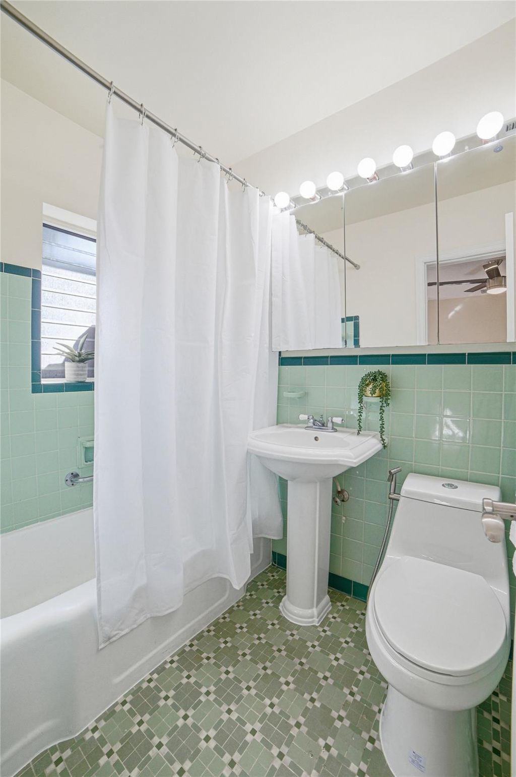 2000 NE 18th Street, Fort Lauderdale, FL 33305 Photo