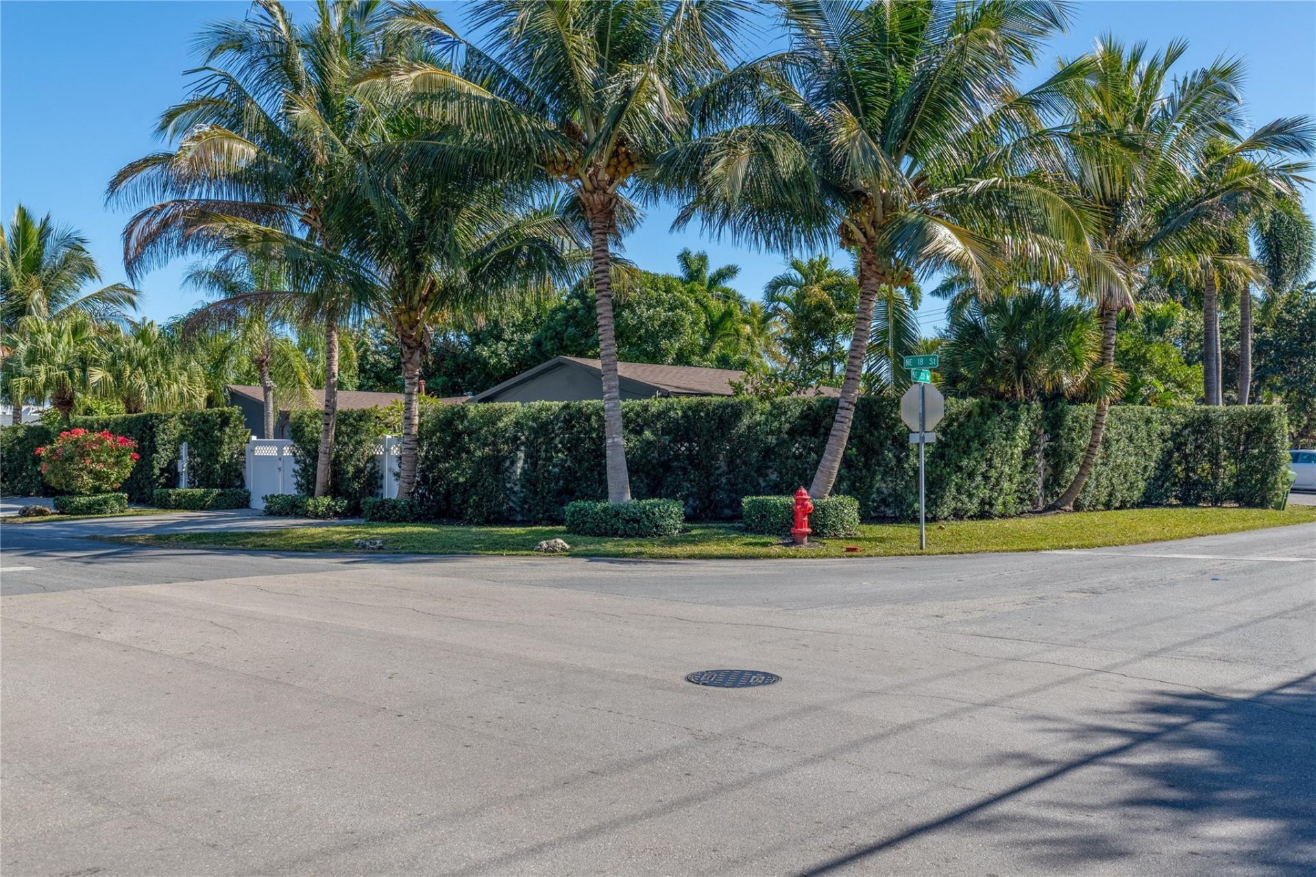 2000 NE 18th Street, Fort Lauderdale, FL 33305 Photo