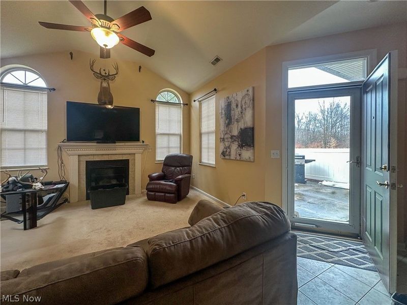 404 River Glen Drive NE, Warren, OH 44484 Photo 4