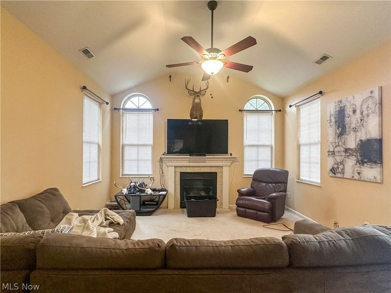 404 River Glen Drive NE, Warren, OH 44484 Photo 5