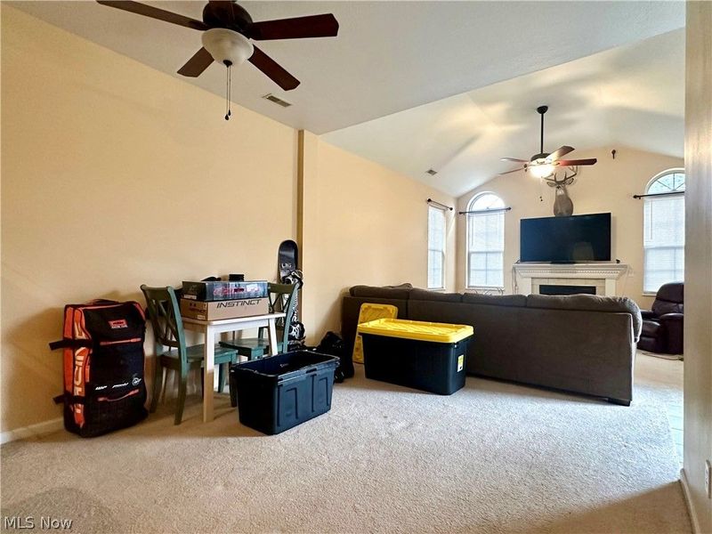 404 River Glen Drive NE, Warren, OH 44484 Photo 9