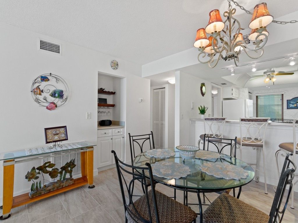 4141 Ocean Drive, Unit 402, Vero Beach, FL 32963 Photo