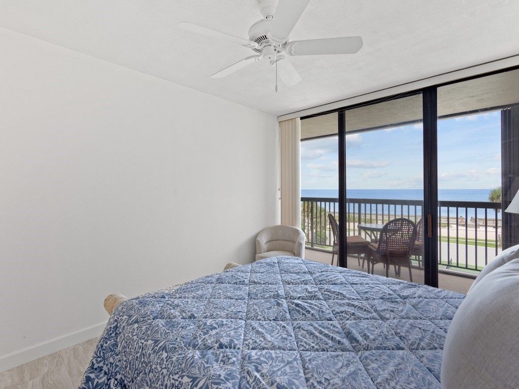 4141 Ocean Drive, Unit 402, Vero Beach, FL 32963 Photo