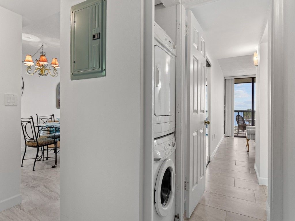 4141 Ocean Drive, Unit 402, Vero Beach, FL 32963 Photo