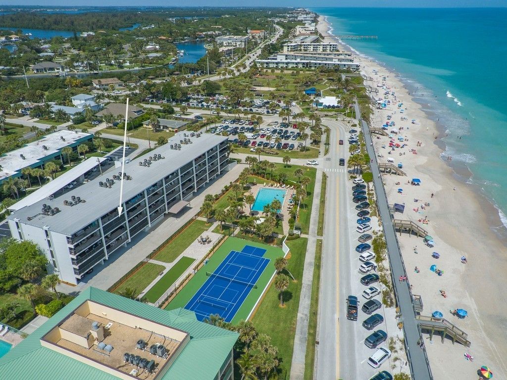 4141 Ocean Drive, Unit 402, Vero Beach, FL 32963 Photo
