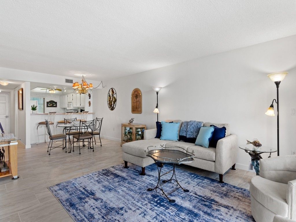 4141 Ocean Drive, Unit 402, Vero Beach, FL 32963 Photo