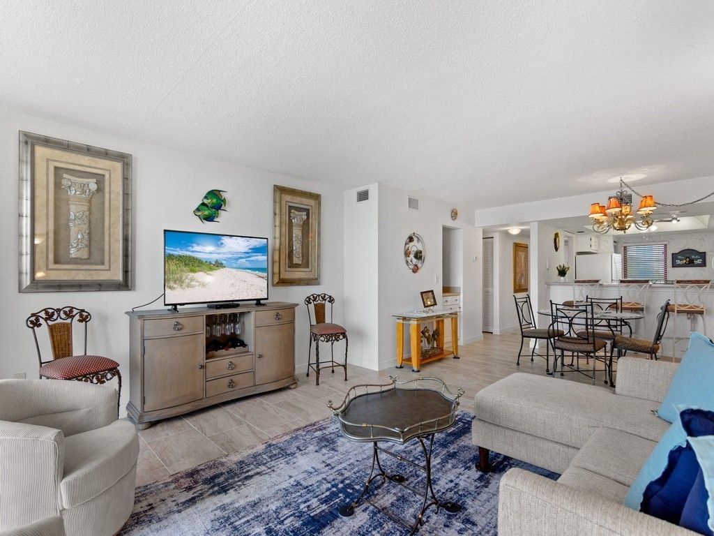 4141 Ocean Drive, Unit 402, Vero Beach, FL 32963 Photo