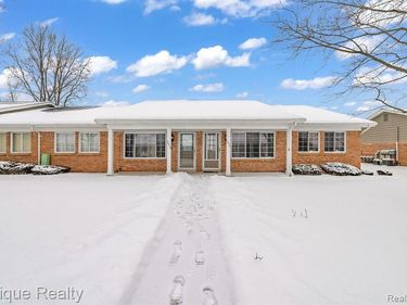 1034 Normandy Terrace Drive, Flint Twp, MI 48532