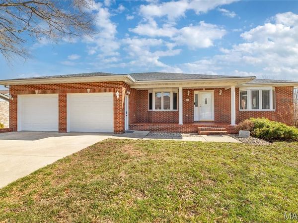 18 Lake Drive, Moro, IL 62067