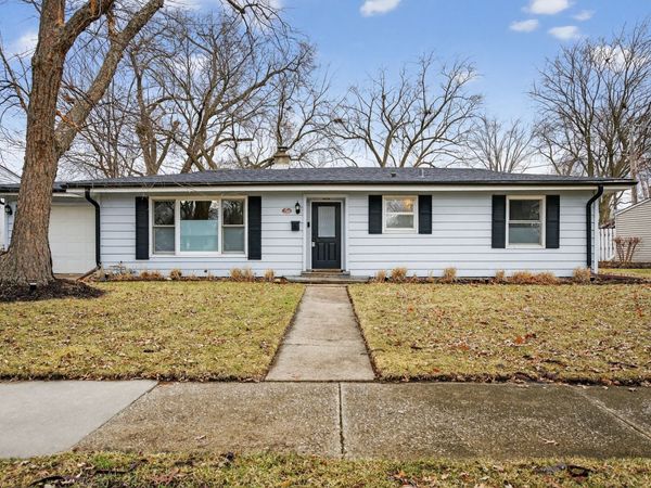 714 E Eisenhower Avenue, Palatine, IL 60074