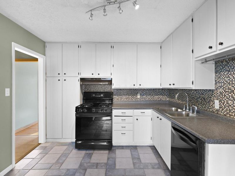 561 Springhollow Road, Circleville, OH 43113 Photo 12