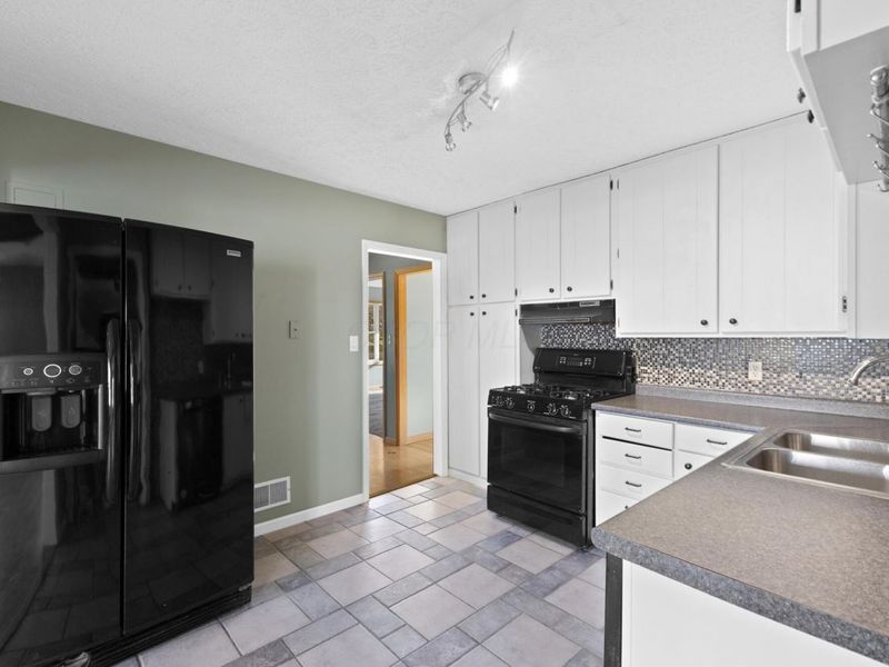 561 Springhollow Road, Circleville, OH 43113 Photo 13