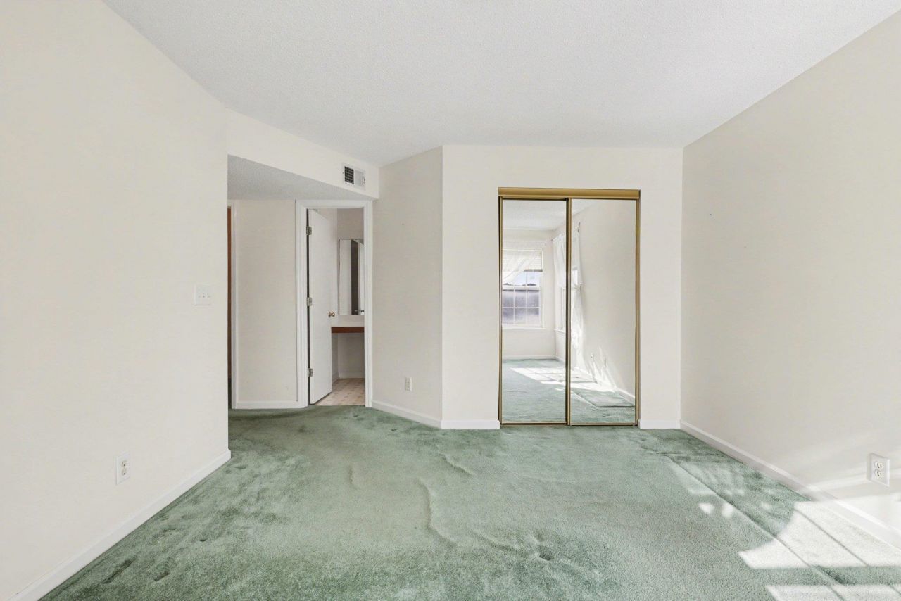 2268 Clearwater Dr. Photo 16