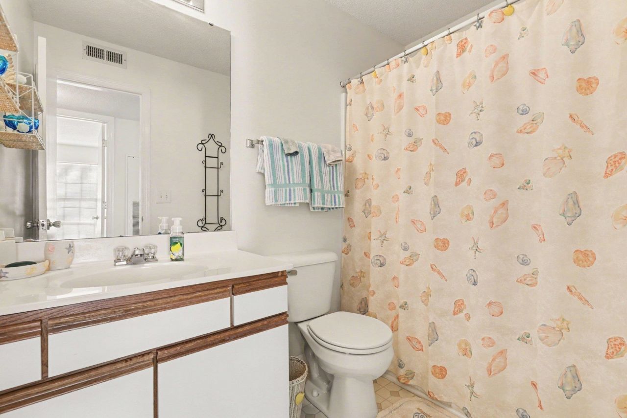 2268 Clearwater Dr. Photo 24