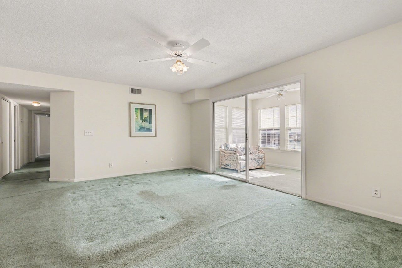 2268 Clearwater Dr. Photo 5