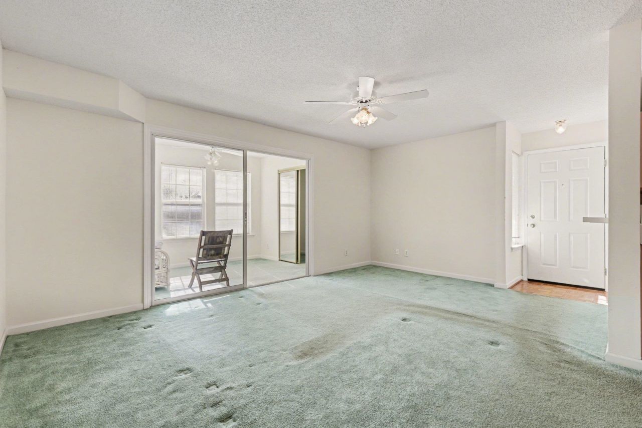 2268 Clearwater Dr. Photo 8