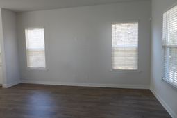 113 W Respite Lane photo 4