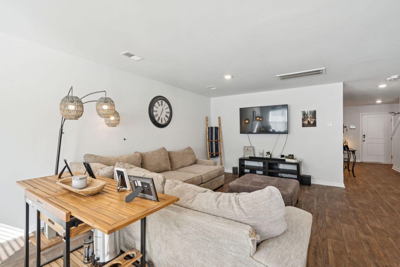 134 Orchid Bloom Circle Photo 12