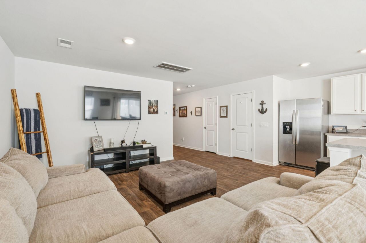 134 Orchid Bloom Circle Photo 13