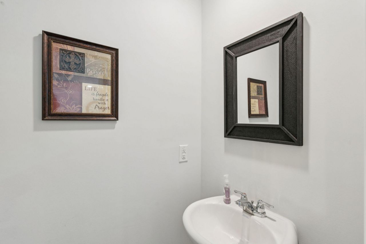 134 Orchid Bloom Circle Photo 36