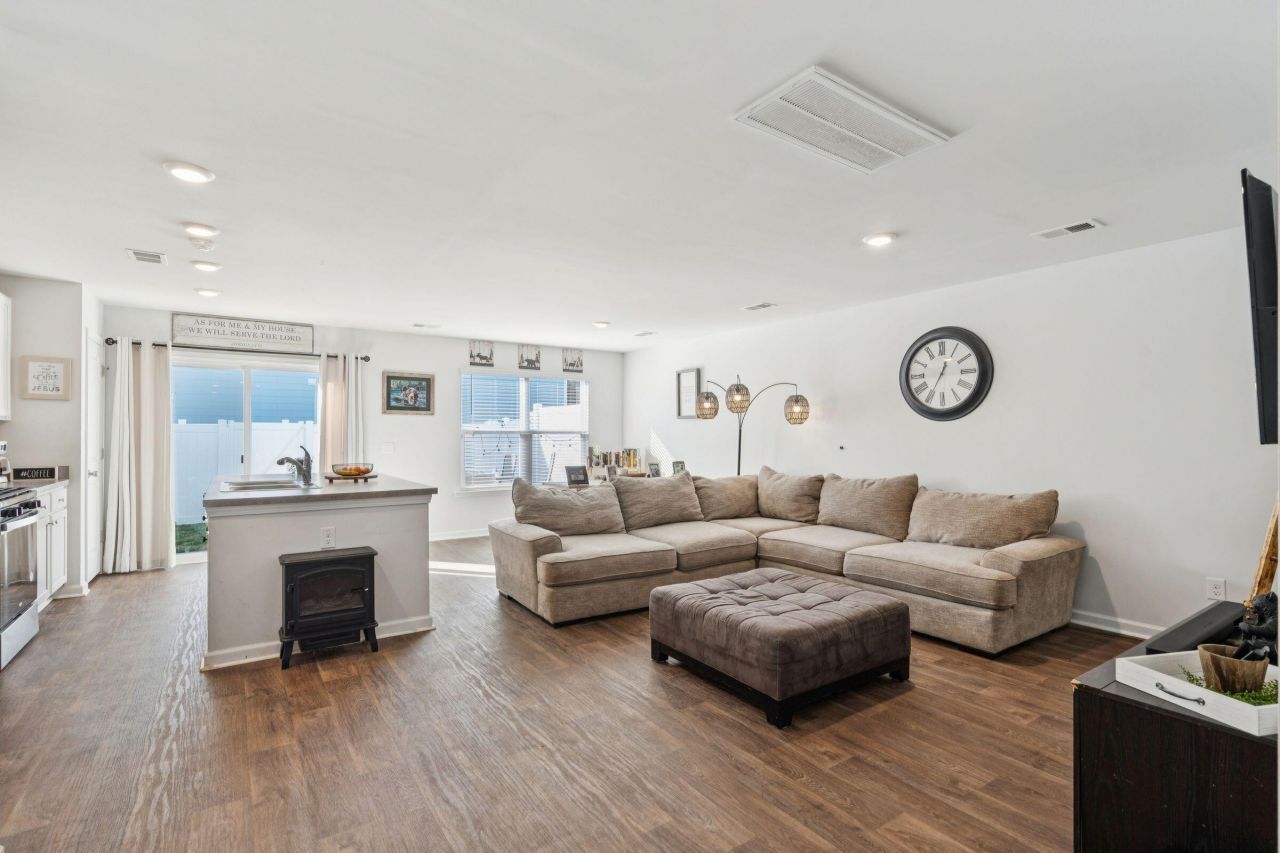 134 Orchid Bloom Circle Photo 9